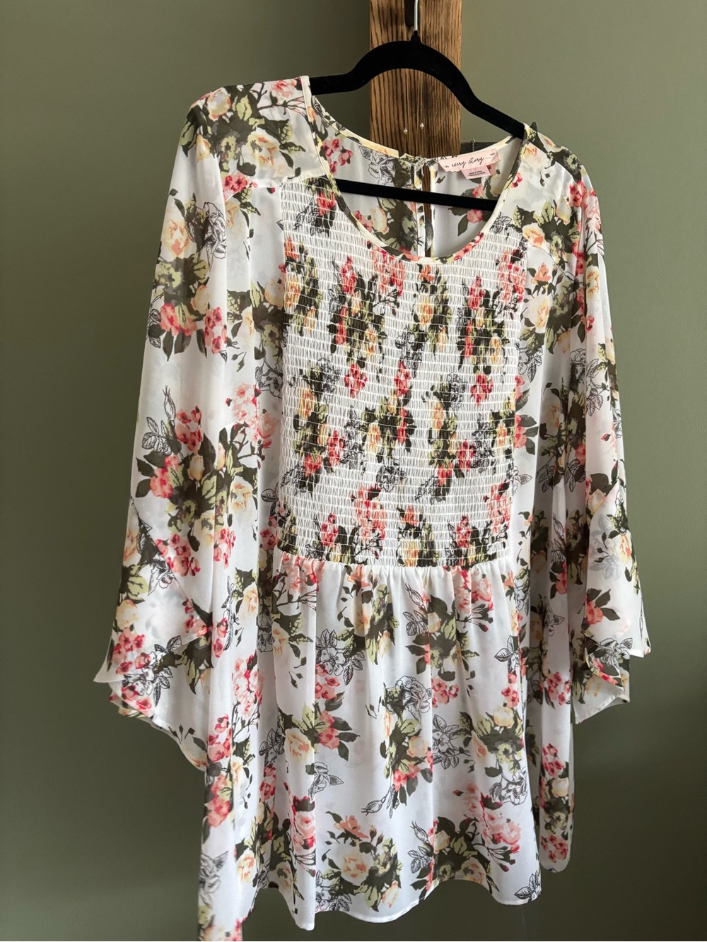110.) In Every Story /  Floral Smocked Women's Top - White/Coral - Picture 4 of 8